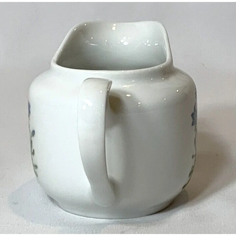 Takahashi Japan Creamer Vintage White Blue Flowers Porcelain‎ 1970s Cottagecore
